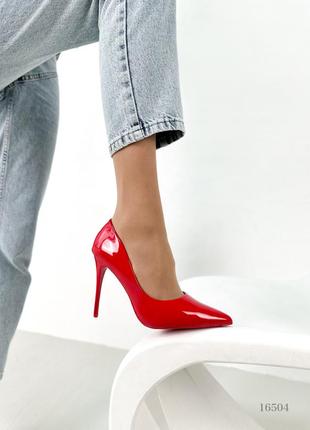 Жіночі туфлі червоні5 фото
