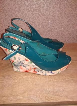 Босоніжки босоножки на танкетке дар подарок подарунок віддам