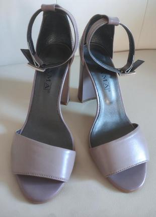 Роскошные босоножки (капучино)