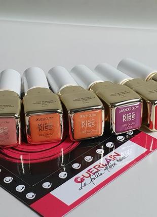 Поживні та зволожуючі бальзами для губ guerlain kisskiss bee glow