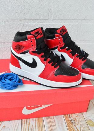 Nike air jordan 1 retro кроссовки женские белые с черным и красным найм джордан осенние весенние демисезонные демисезонные высокие топ качество кожаные4 фото