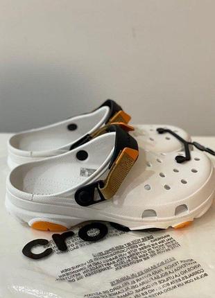 Крокс класік клог білі crocs classic all terrain white / multi8 фото