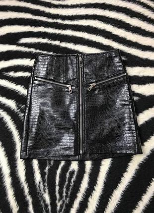 Юбка bershka. новая. рептилия.