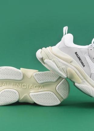 Жіночі кросівки balenciaga triple s  люкс якість3 фото