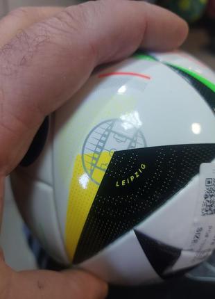 Міні-футбольний м'яч унісекс adidas euro 2024 - білий/чорний/glory6 фото