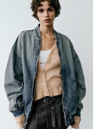 Джинсовый бомбер оверсайз zara