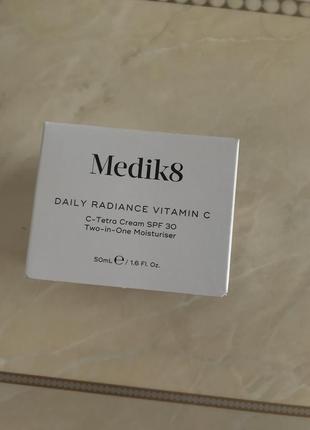 Medik 8 daily radiance vitamin c spf 304 фото