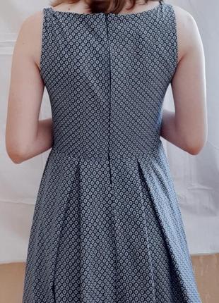 Новое миди платье в мелкий геометрический принт легкое летнее весеннее7 фото
