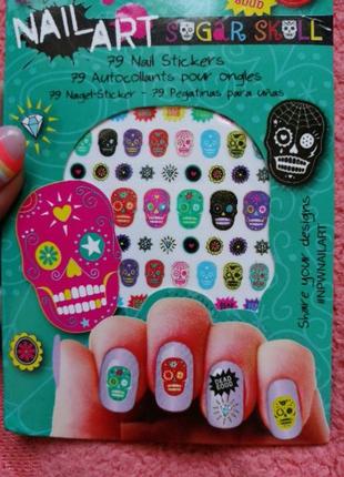 Декор на ногти