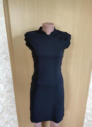 Черное стрейчевое платье с разрезом2 фото