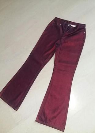 Шикарні джинсові брюки з високою посадкою. швейцарія.