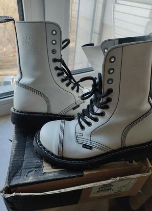 Steel модель 105/0 белые.