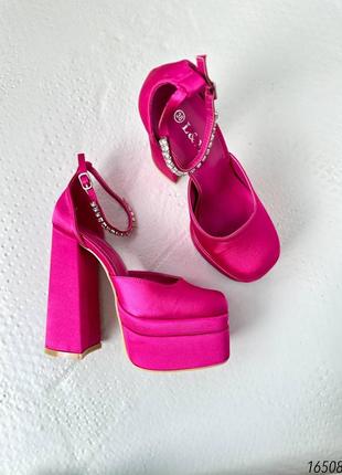 Шикарные яркие женские туфли на высоком каблуке4 фото