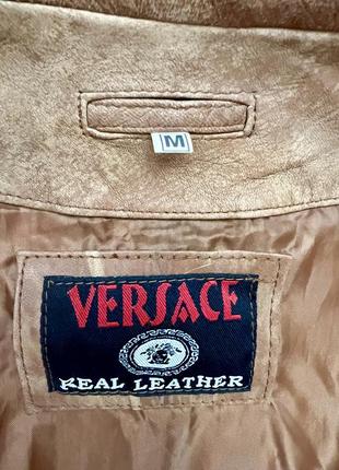 Винтажный потертый кожаный жакет versace4 фото