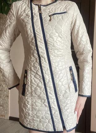 Плащ весняний