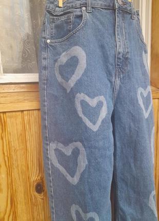 Крутяцкие стильные джинсы с сердочками5 фото