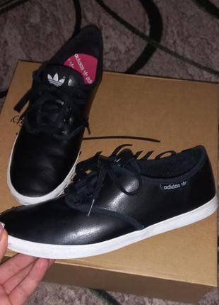 Кроссовки adidas