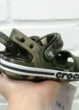 Босоніжки crocs kids' bayaband marbled sandal	army green / multi