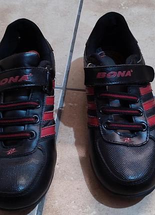 Кросівки шкіряні 35р. bona.