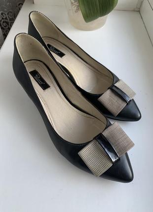 Туфлі-човники-балетки шкіряні respect. розмір вказаний 37, але йдуть на 38.2 фото