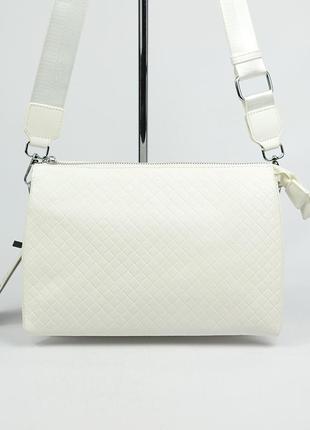 Белая женская вместительная сумка клатч на молнии через плечо с тремя отделениями1 фото