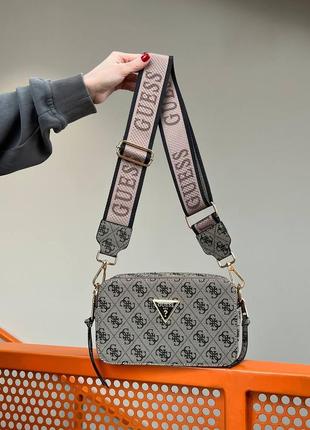 Guess the snapshot bag silver less