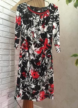 Нарядное брендовое женское платье с рукавом