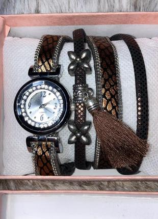 Красивые стильные кварцевые часы браслет новые с камнями1 фото