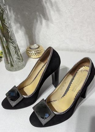 Туфли женские на каблуках производство итальялия, размер 35.3 фото