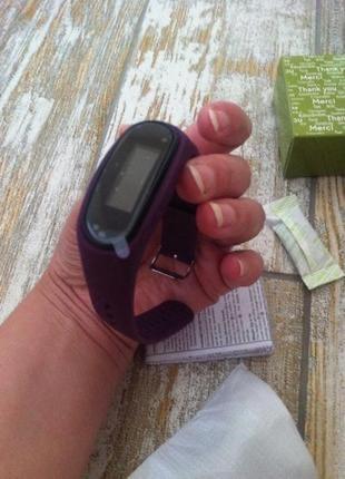 Электронный фиолетовый фитнес -браслет шагомер смарт часы наручные от ив роше yves rocher3 фото