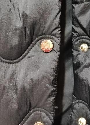 Качественная черная стеганая куртка mohito7 фото