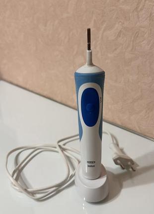 Электрическая зубная щетка  oral-b braun7 фото