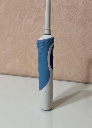 Электрическая зубная щетка  oral-b braun3 фото