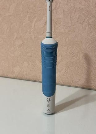 Электрическая зубная щетка  oral-b braun4 фото