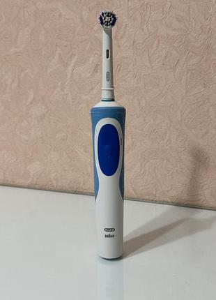 Электрическая зубная щетка  oral-b braun1 фото