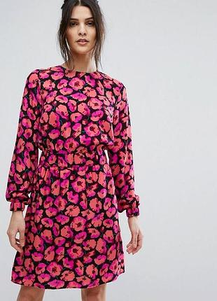 Красивое платье в цветочный принт