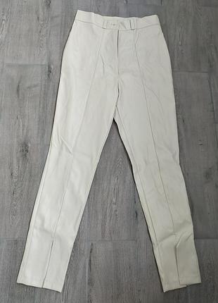 Каждый молочный штанишек щё высокой посадкой с распоркой на.