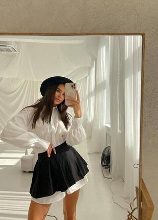 Очень стильная двойка - рубашка удлиненная белая оверсайз и мини юбка черная плиссе7 фото