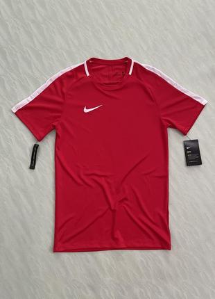 Спортивна футболка nike dri-fit