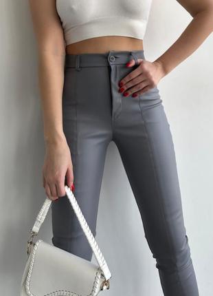 Стильные брюки из эко-кожи с декоративными швами 💥+ большие размеры2 фото