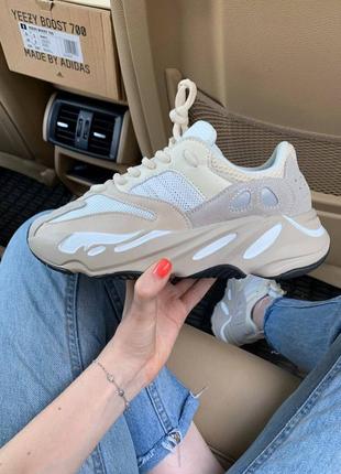 Женские кроссовки yeezy 700 premium10 фото