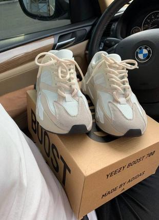 Женские кроссовки yeezy 700 premium3 фото