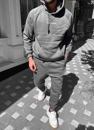 Чоловічий костюм