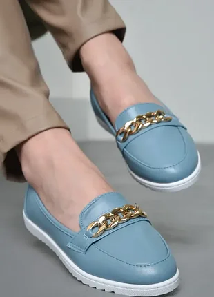 Туфли-лоферы с цепочкой