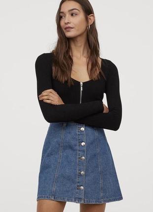 Джинсовая синяя короткая юбка на пуговицах h&m трапеция