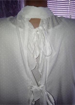 Біла сорочка з красивою спинкою в горошок.6 фото