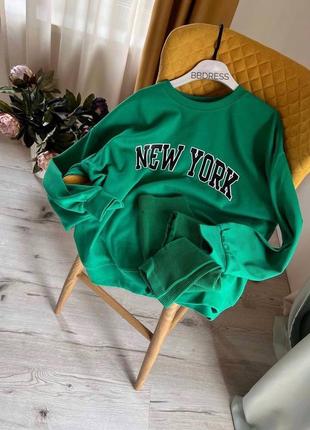 Удлиненный весенний свитшот oversize с трендовой надписью new york молочный черный зеленый стильный качественный2 фото