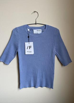 Трикотажная футболка в рубчик selected femme