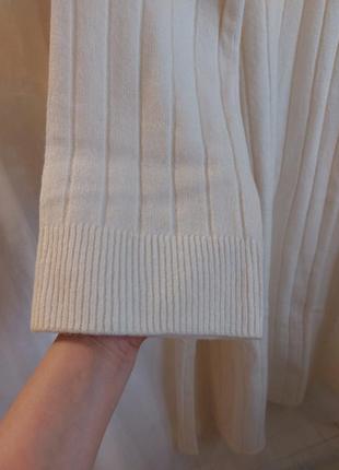 Молочное вязаное платье h&amp;m, m-l9 фото