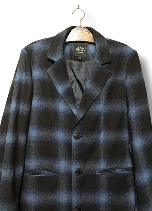 Стильный удлиненный пиджак в клетку мужское легкое пальто3 фото